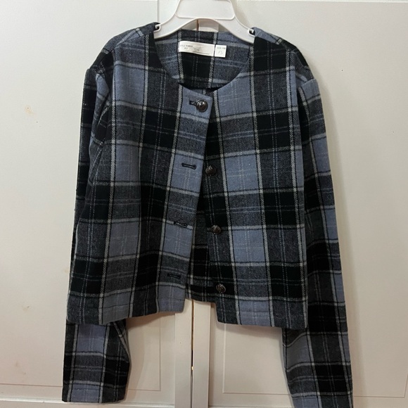 simple throw over jacket - Picture 2 of 4